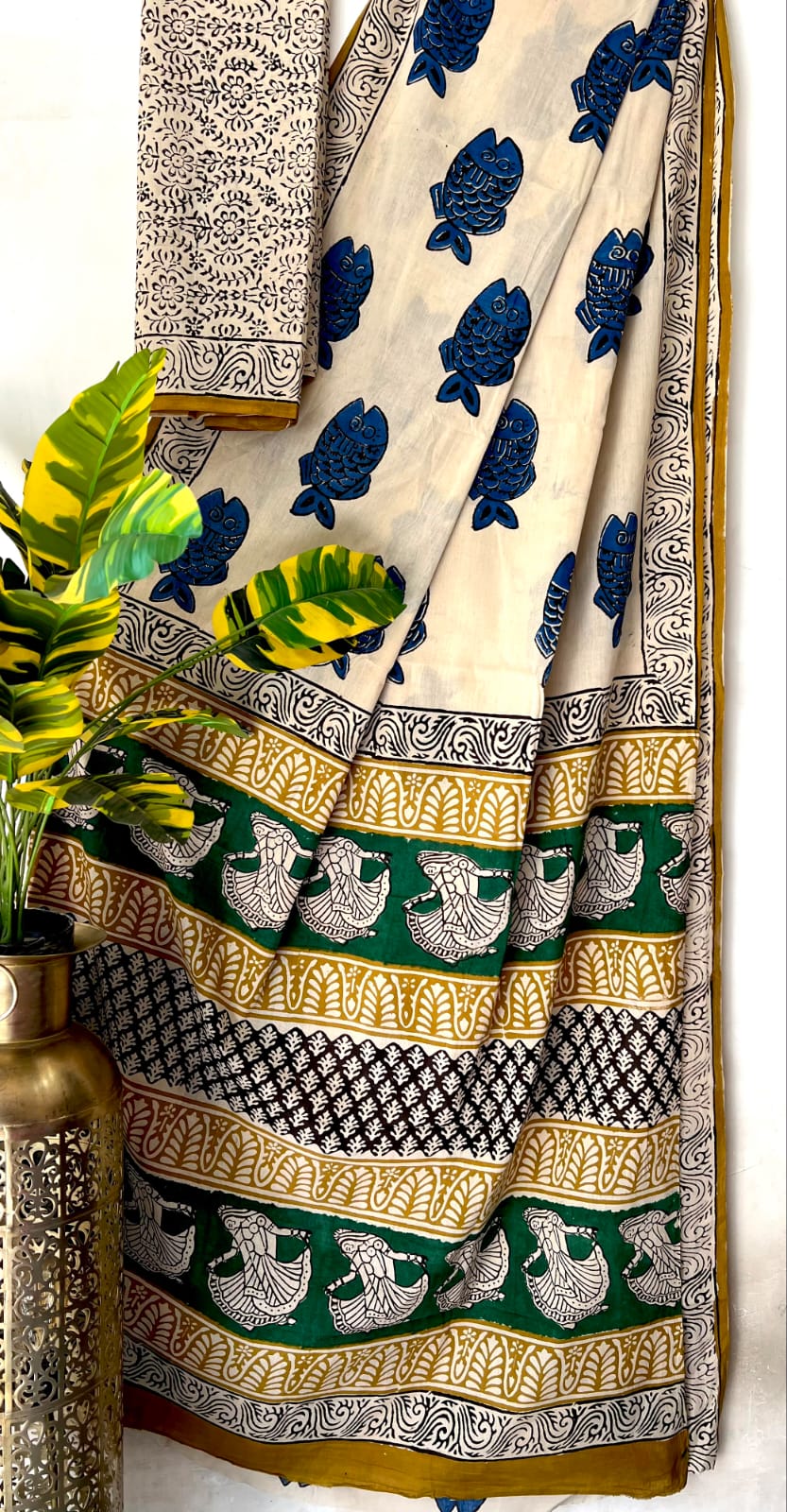 Pearl White Fish Block Print Mul Cotton Saree | Shop By Abhinetri