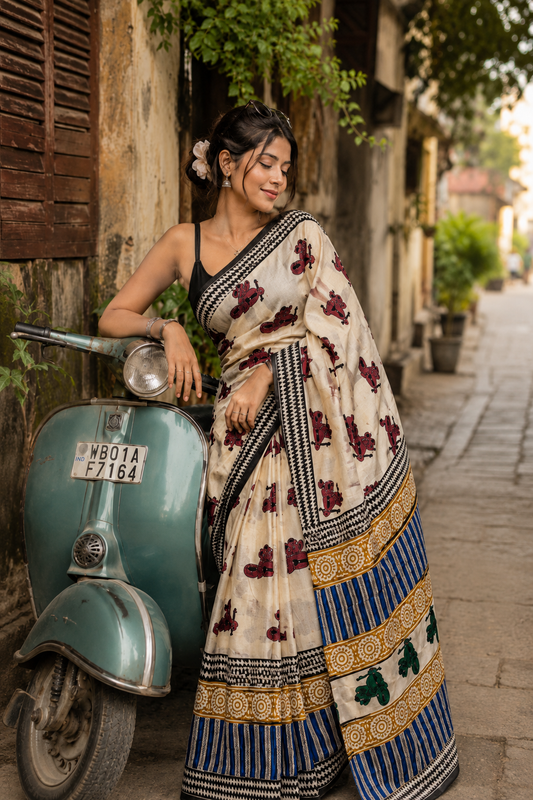 Off White Scooty Block Print Mul Cotton Saree | Shop By Abhinetri